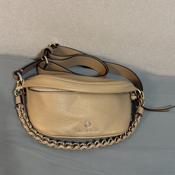 Michael Kors Belt Bag in tan/nude - Picture 1 of 3
